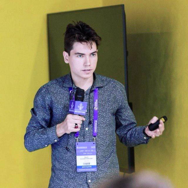 Евгений Жаров